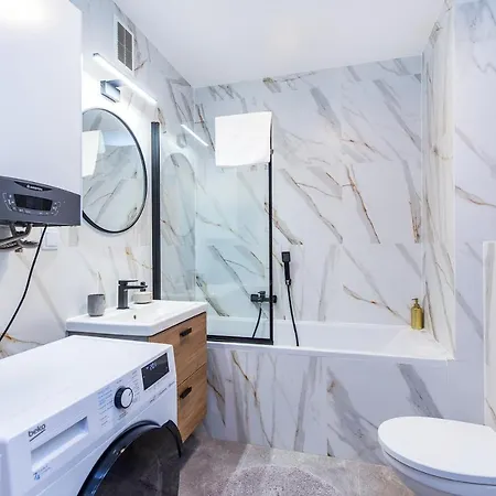Spacious Modern - Wielicka - Bonarka Apartment Krakow